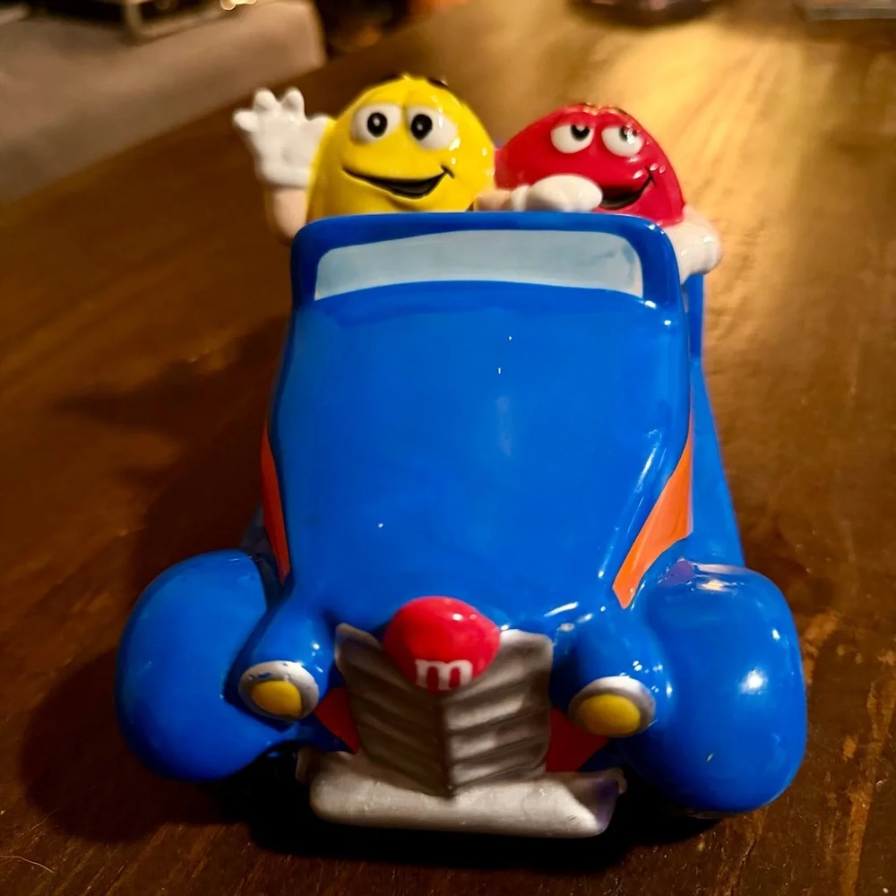 VTG M&M'S Ceramic Car Candy Dish - Red & Yellow M&M Figures